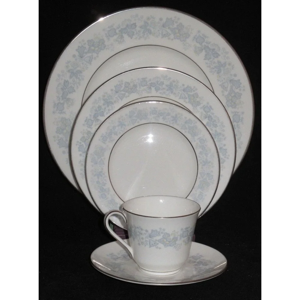 Royal Doulton Meadow Mist Five‎ Piece Place Setting (s) Dinner Plate Cup